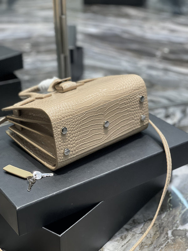 Luxurious Totes - Latest - 8730