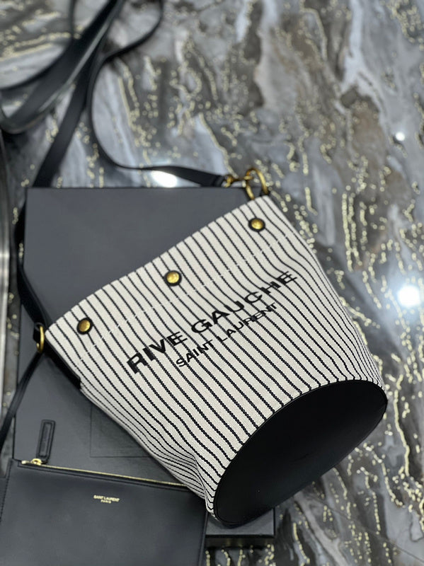 Luxurious Totes - Latest - 8114