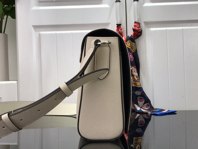 LOV - Luxurious Totes - 2202