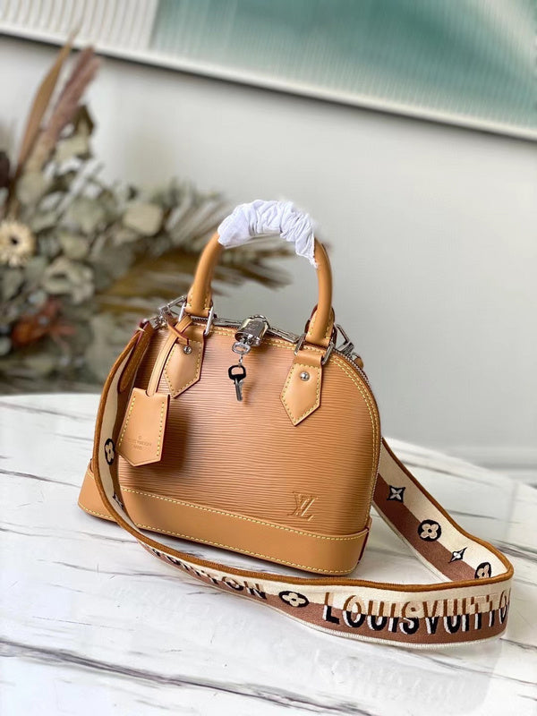 LOV - Luxurious Totes - 2001