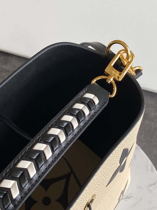 Luxurious Totes - Latest - 1718