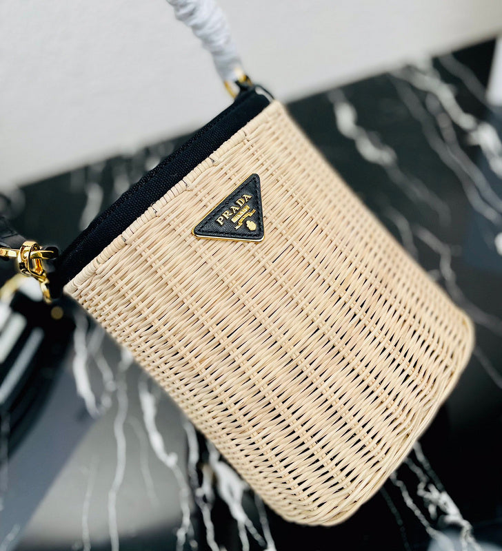 Luxurious Totes - Latest - 4539