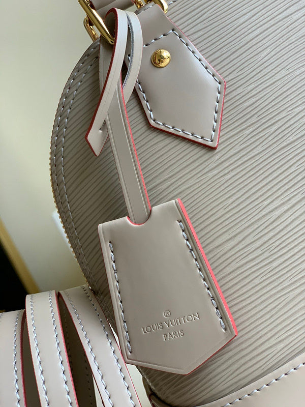 LOV - Luxurious Totes - 2588