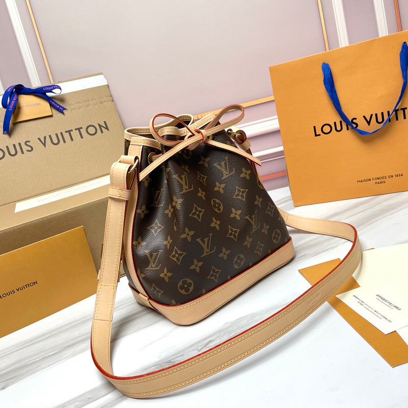 LOV - Luxurious Totes - 2200