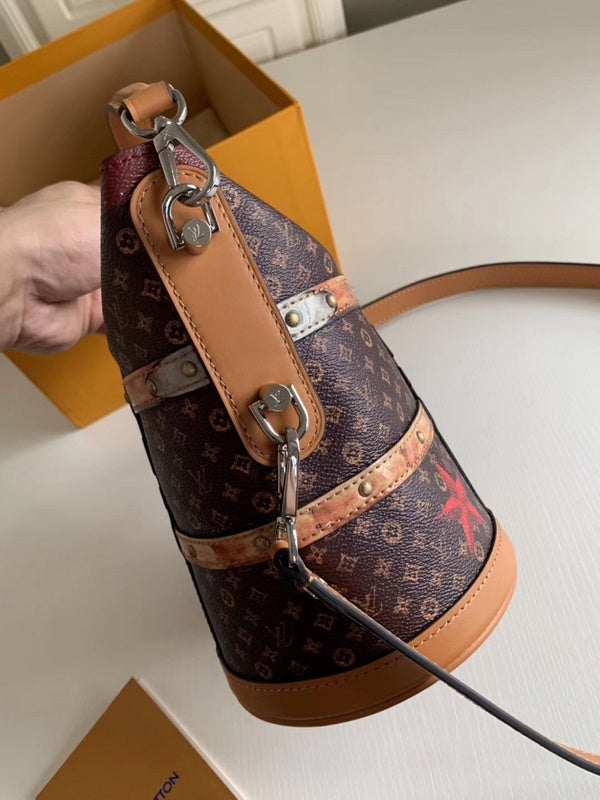 Luxurious Totes - Latest - 2401