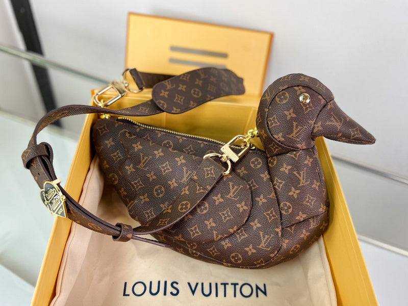 LOV - Luxurious Totes - 1458