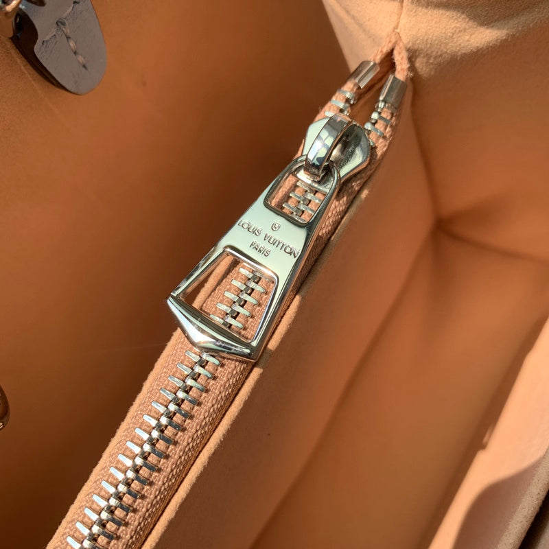 LOV - Luxurious Totes - 1599