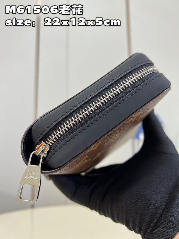 LOV - Luxurious Totes - 556