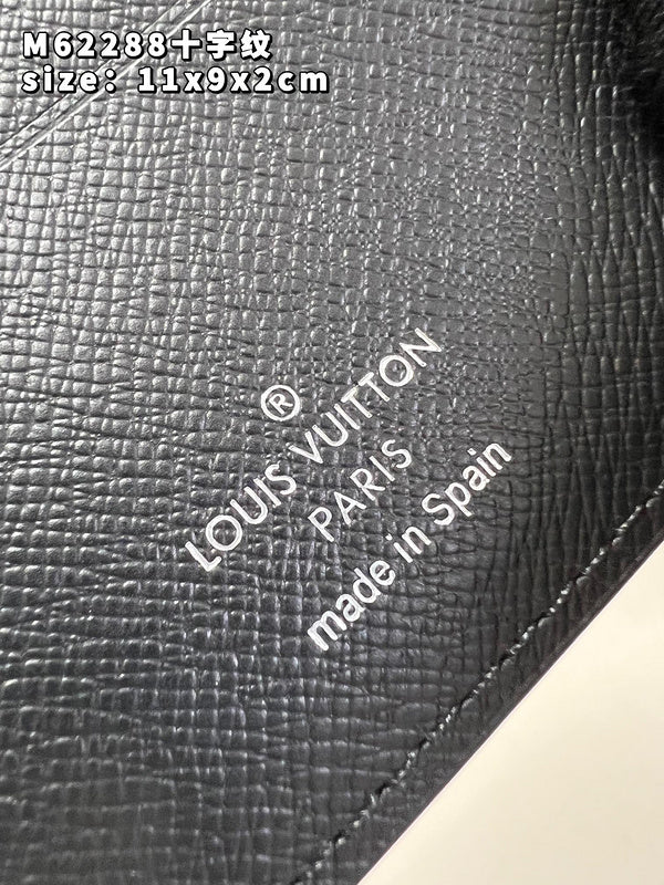 LOV - Luxurious Totes - 940