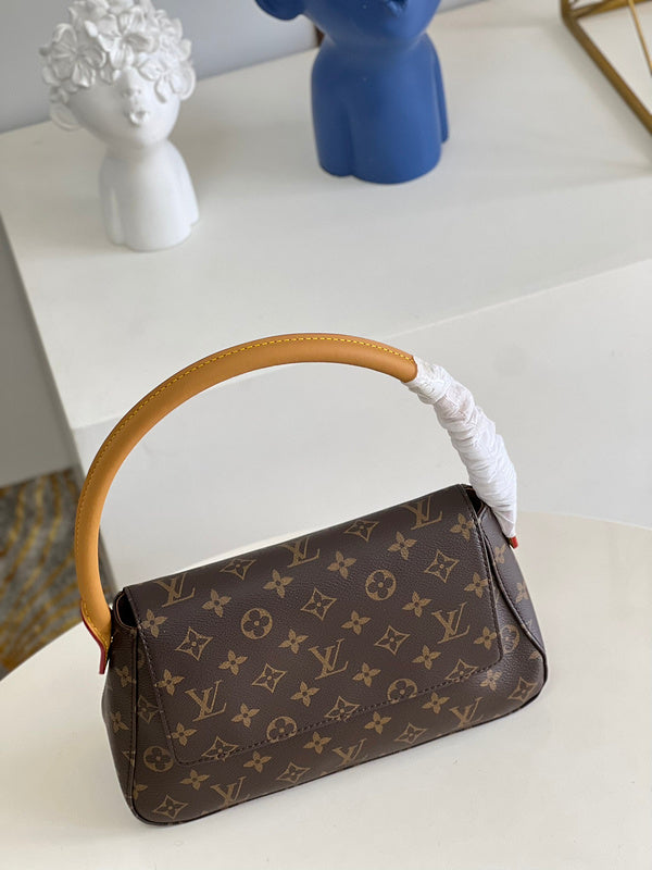LOV - Luxurious Totes - 1481