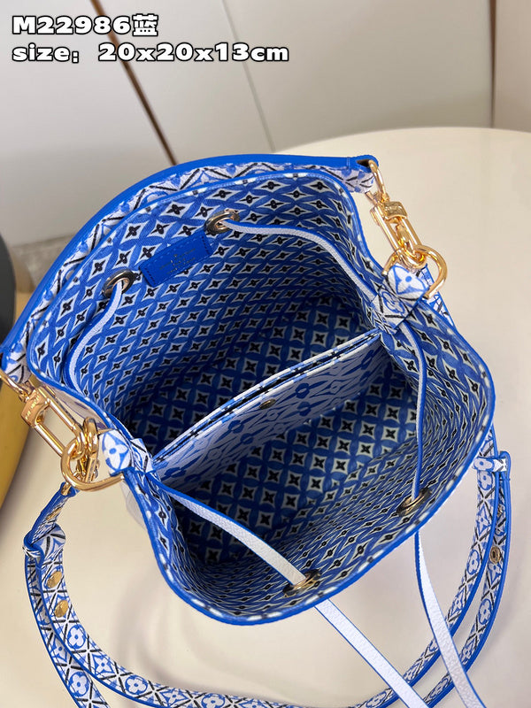 LOV - Luxurious Totes - 013