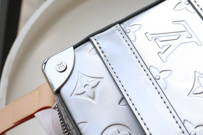 LOV - Luxurious Totes - 2371