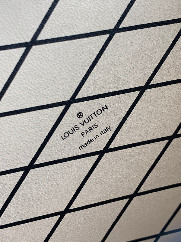 LOV - Luxurious Totes - 1623