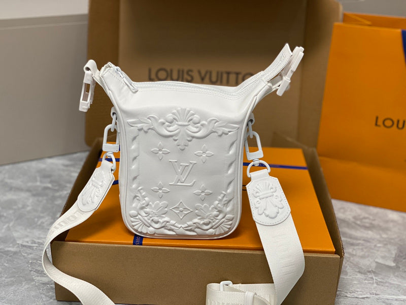 LOV - Luxurious Totes - 335