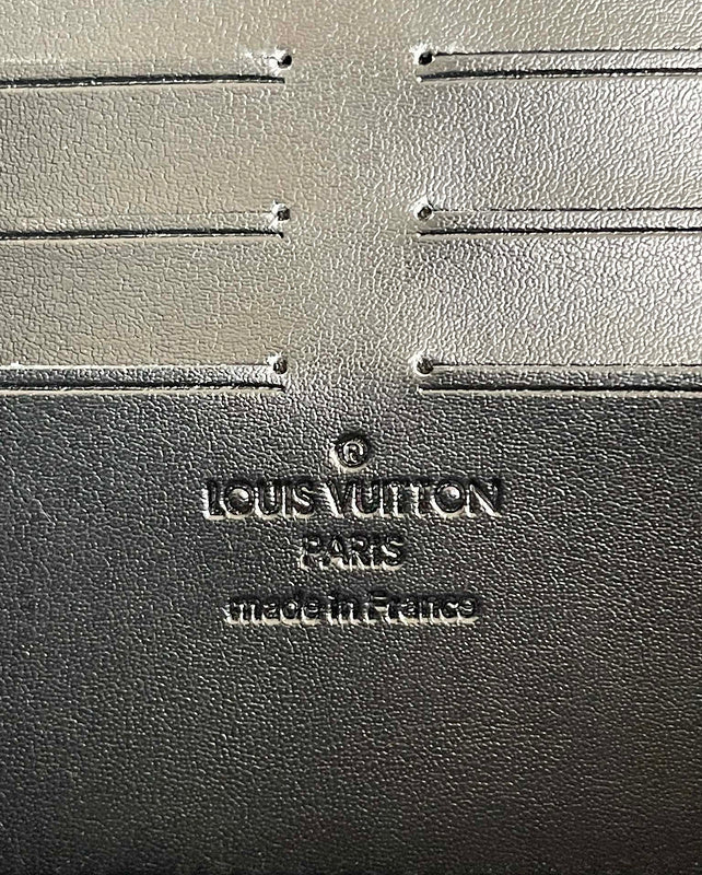 LOV - Luxurious Totes - 2386