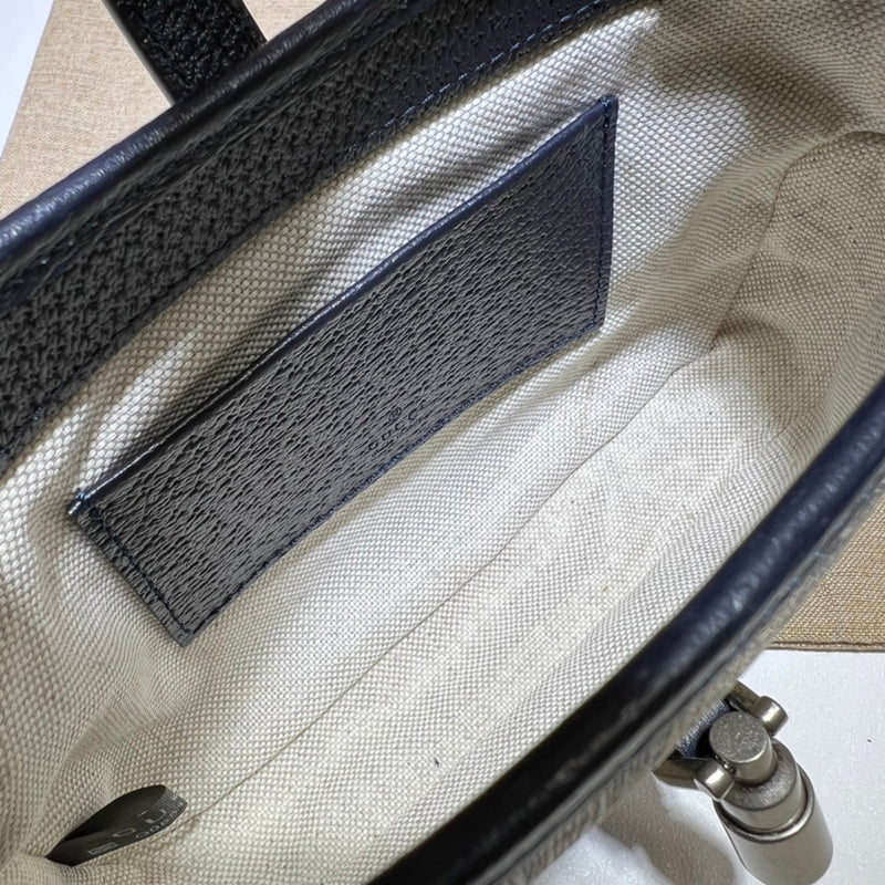 GUI - Luxurious Totes - 099