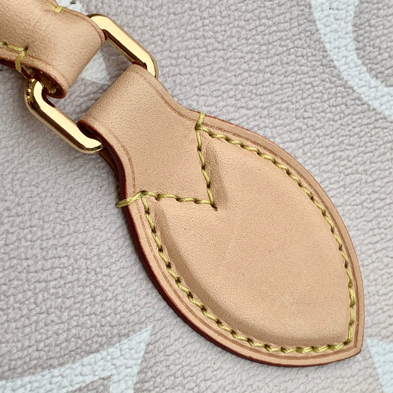 LOV - Luxurious Totes - 2445