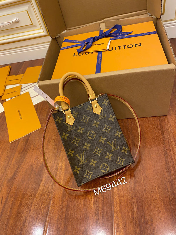 LOV - Luxurious Totes - 2519