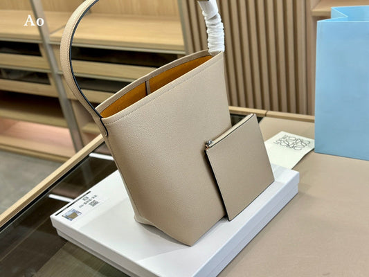 Luxurious Totes - LW-CH Bags - 012