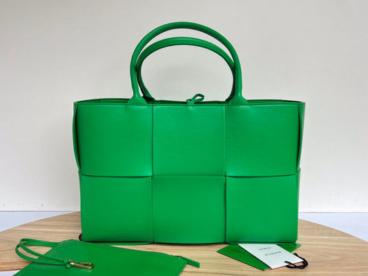 Luxurious-Totes - BV Bags - 2737