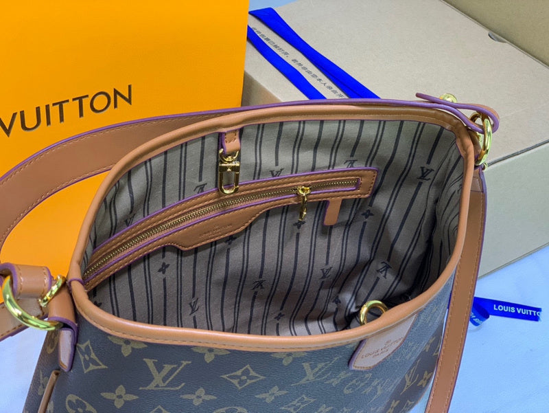 LOV - Luxurious Totes - 2351