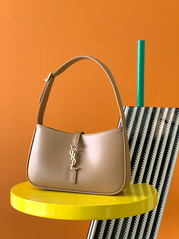 Luxurious Totes - Latest - 8578
