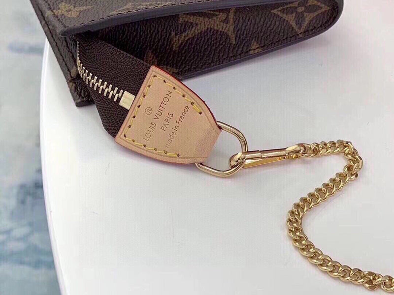 LOV - Luxurious Totes - 1942