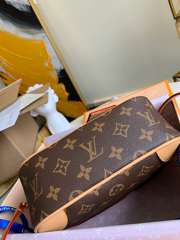 LOV - Luxurious Totes - 2647