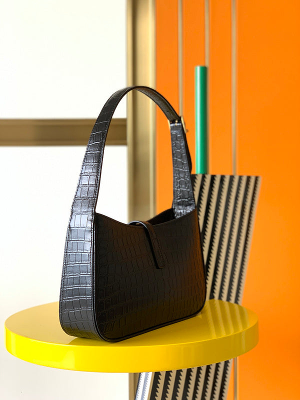 Luxurious Totes - Latest - 8583