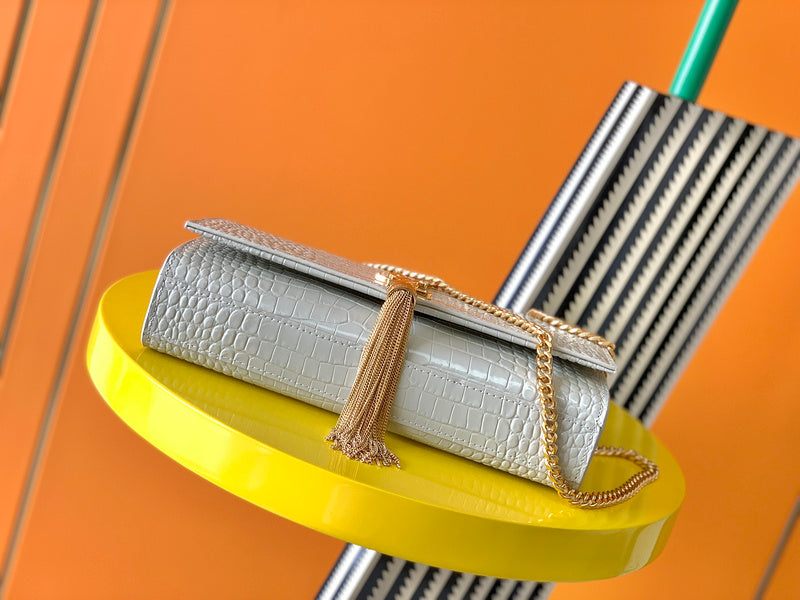 Luxurious Totes - Latest - 8110