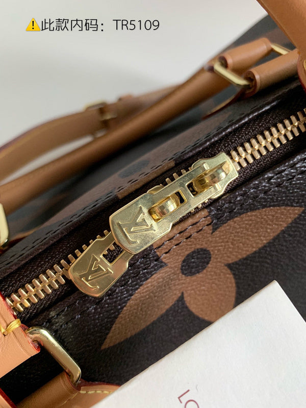 Luxurious Totes - Latest - 9704