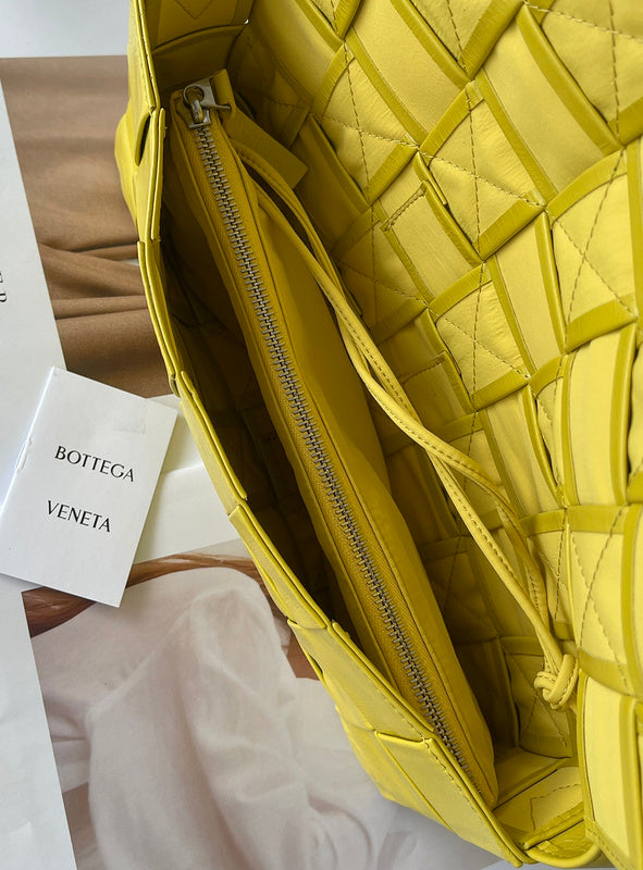 Luxurious Totes - Latest - 7004