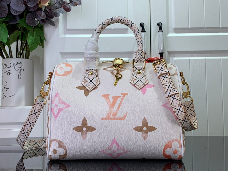 LOV - Luxurious Totes - 088
