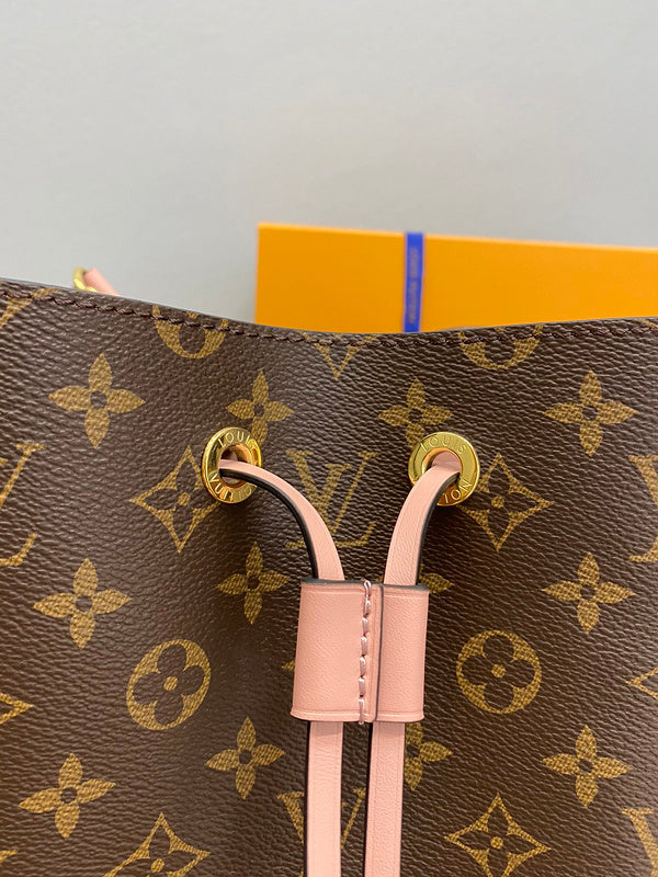 LOV - Luxurious Totes - 2461