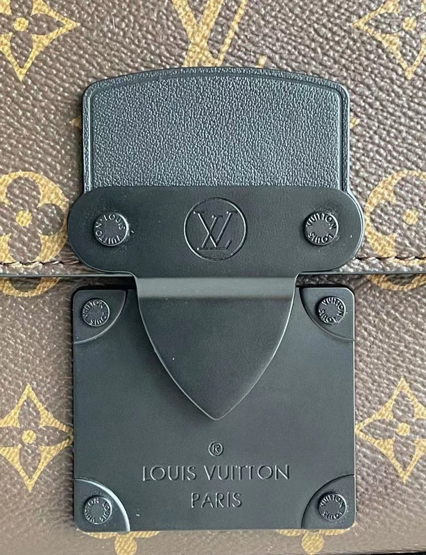 LOV - Luxurious Totes - 2381