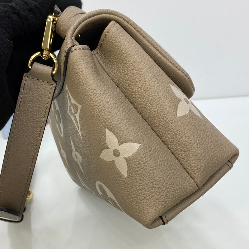 LOV - Luxurious Totes - 1522