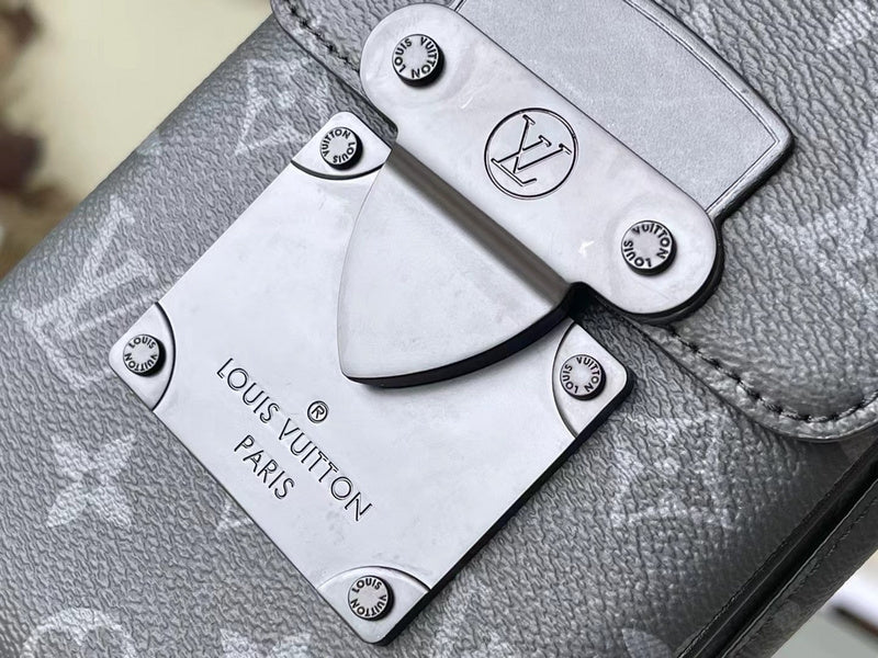 LOV - Luxurious Totes - 1334
