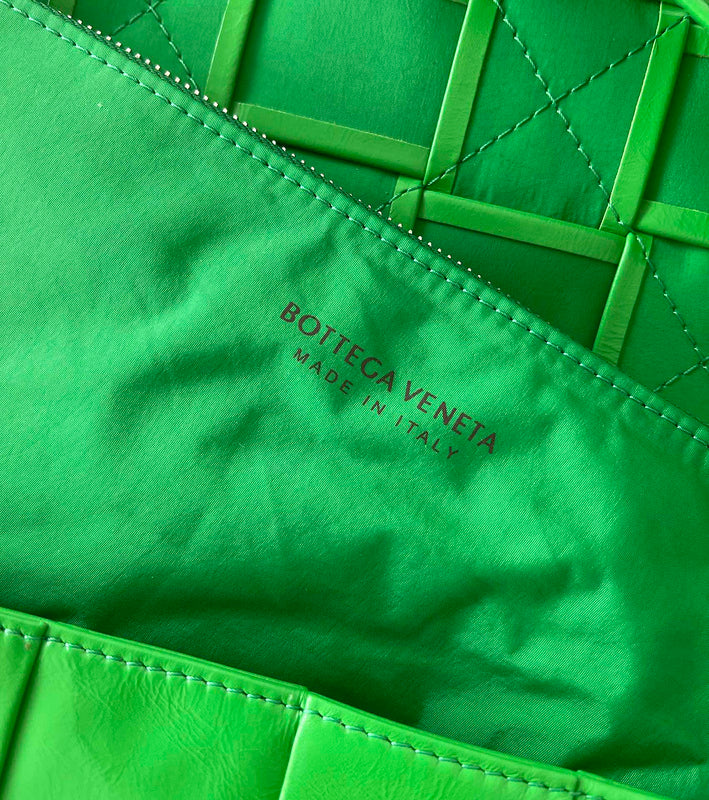 Luxurious Totes - Latest - 7005