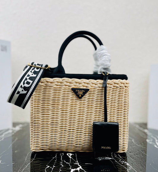 Luxurious Totes - Latest - 4544