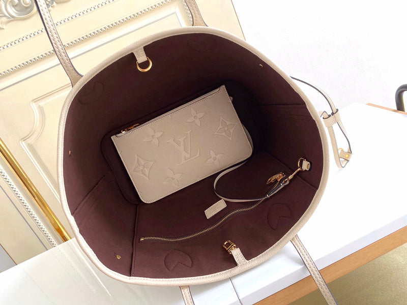 LOV - Luxurious Totes - 1674
