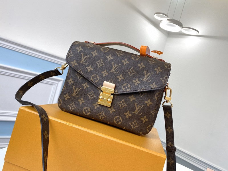 Luxurious Totes - Latest - 1759
