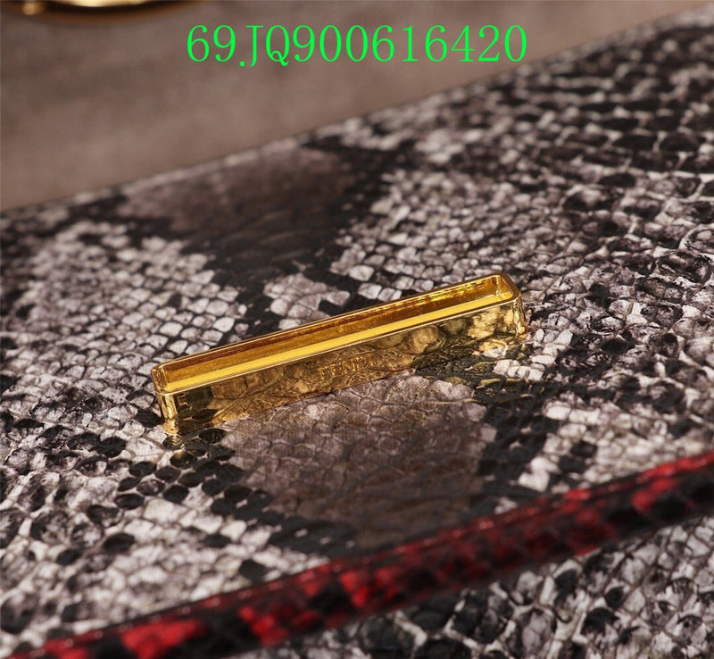 GC - Shoulder - 2893