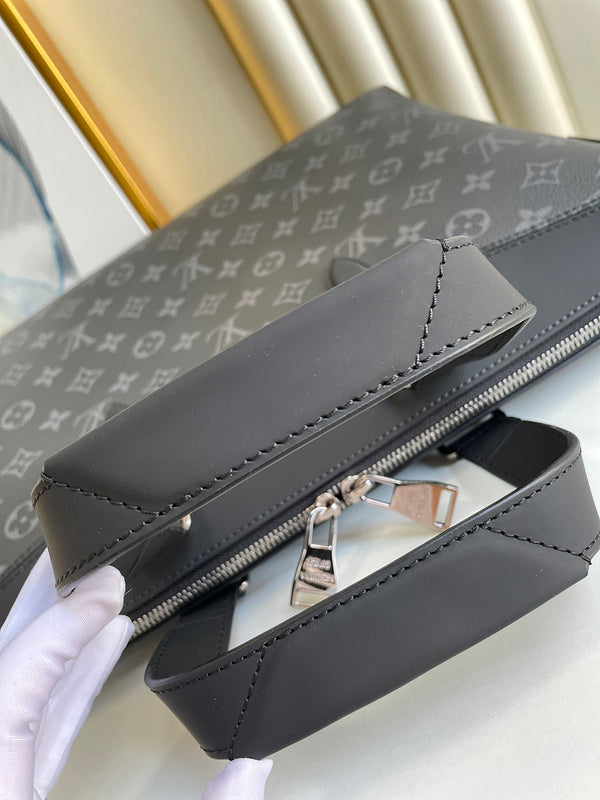 LOV - Luxurious Totes - 1841