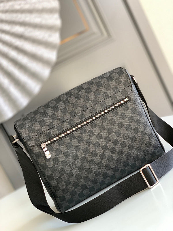 LOV - Luxurious Totes - 1806