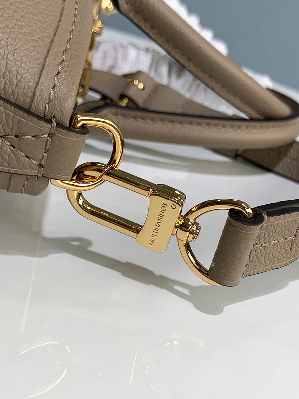 LOV - Luxurious Totes - 264