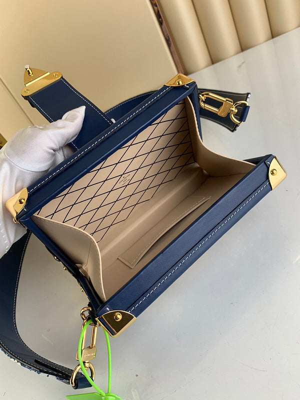 LOV - Luxurious Totes - 1623