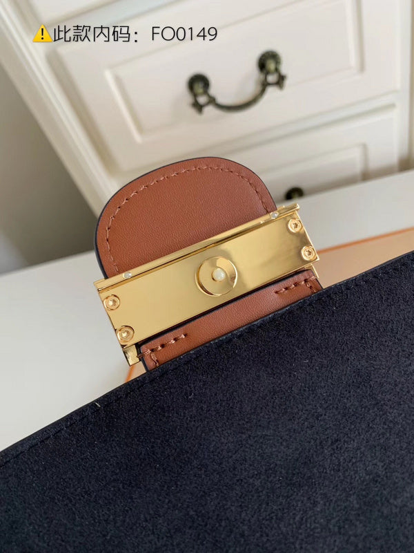 Luxurious Totes - Latest - 2429