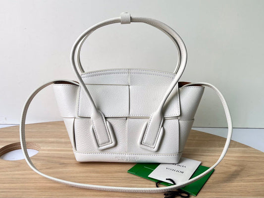Luxurious-Totes - BV Bags - 2570