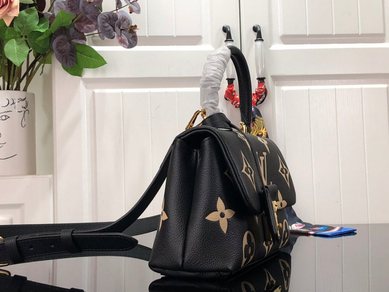 LOV - Luxurious Totes - 1583