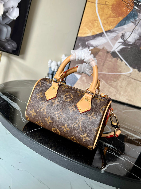 LOV - Luxurious Totes - 1880